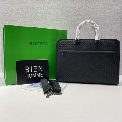 보*가 베*타 프론트지퍼 브리프케이스