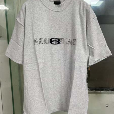 발렌시A가 INSIDE OUT 리버스 로고 반팔 티셔츠 (1:1 HIGH PREMIUM)