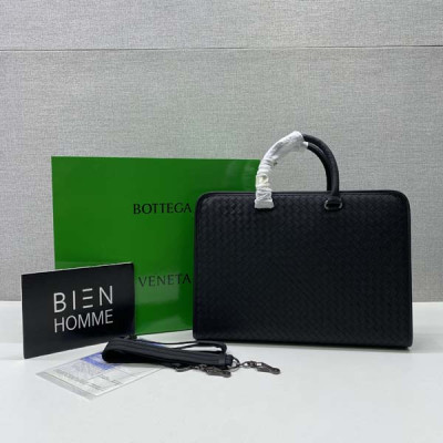 보*가 베*타 프론트지퍼 브리프케이스