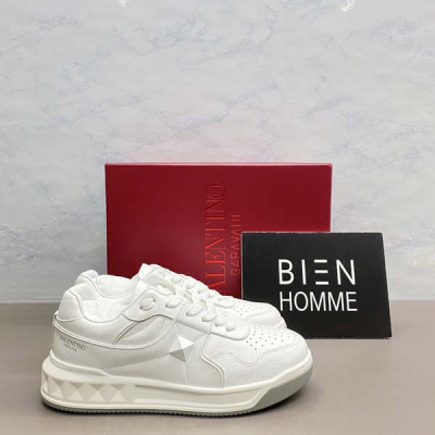 발렌T노 원스터드 로우탑 스니커즈 (PREMIUM)