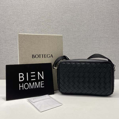 보*가 베*타 클래식 인트레치아토 스몰 카메라 백 (램스킨) (3color)