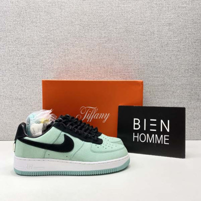 N*KE X 티*니 앤코 에어포스 1 로우 (프렌즈 & 패밀리)