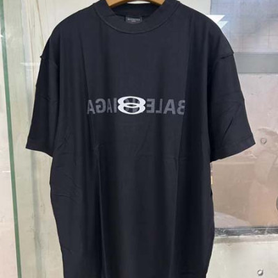 발렌시A가 INSIDE OUT 리버스 로고 반팔 티셔츠 (1:1 HIGH PREMIUM)