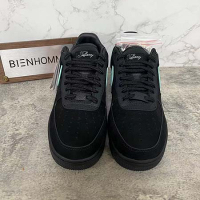 N*KE X 티*니 앤코 에어포스 1 로우