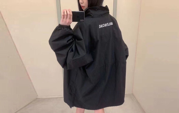 발렌시A가 자수로고 오버사이즈 트랙자켓 (PREMIUM)