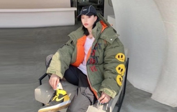 R.M 스마일 슬리브 칼리 덕다운 패딩