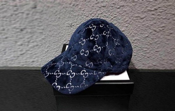 9찌 GG 벨벳 볼캡