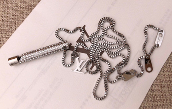 루이B통 펜던트 체인 LV 휘슬 목걸이