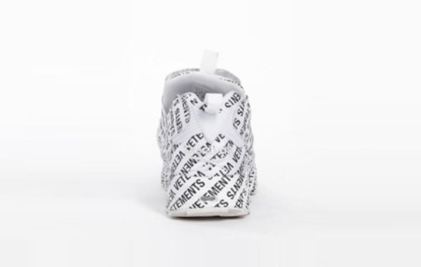 V.T.M X Re*bok 울오버 모노그램 퓨리 (화이트)