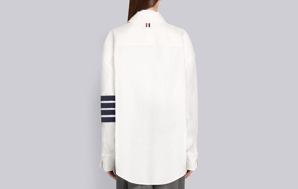 톰*라운 화이트 린넨 오버사이즈 4-바 버튼다운 셔츠 (PREMIUM)