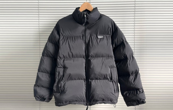 V.T.M 고무로고패치 패딩 자켓 (HIGH QUALITY)