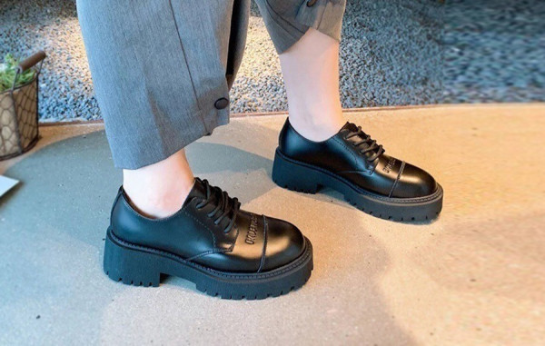 발렌시A가 카프스킨 트랙터 더비슈즈