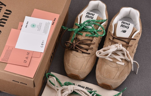 N.B X 미*미* 530 스웨이드 스니커즈