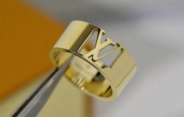 루이B통 LV 로고 티타늄 스틸 반지 (HIGH QUALITY)