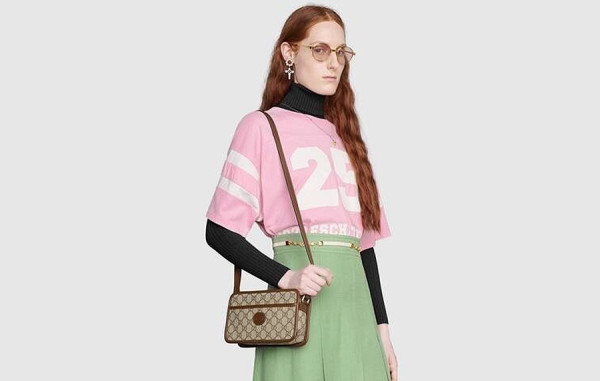 9찌 인터로킹 G 디테일의 미니백