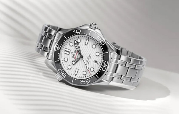 OM*GA 씨마스터 다이버 300M 흰판 42mm 코-엑시얼 1:1 최상급 (싱크 98.9%)