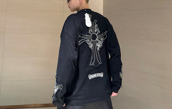 크롬HA츠 빅 크로스 패치 롱슬리브 티셔츠 (PREMIUM)